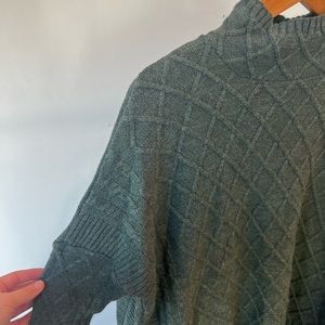 Forest green fall sweater with lattice design
